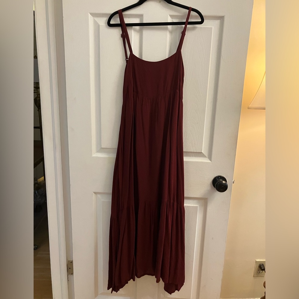 Elegant Burgundy Maxi Dress